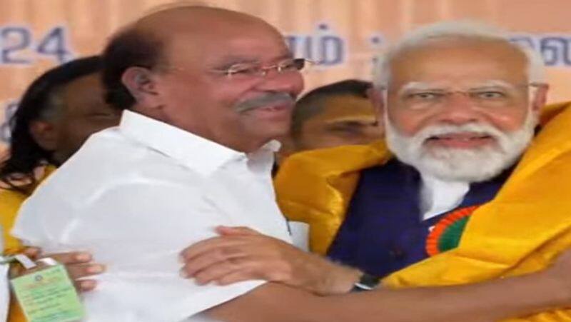 Prime Minister Modi close with pmk founder ramadoss in salem public meeting smp