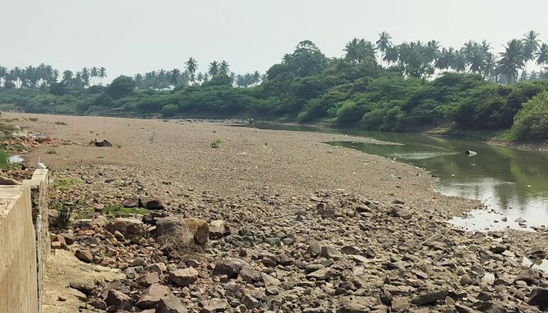 No Water in Malaprabha River at Guledagudda in Bagalkot grg 