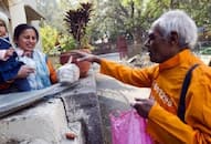 inspirational story of delhi 85 year old man Omkar Nath Sharma medicine-baba who donate medicine zrua