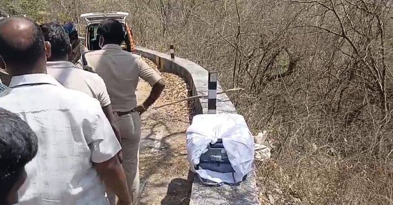 young lady's dead body found at yercaud hills in salem district vel