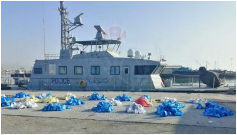 five arrested in oman for smuggling drugs 