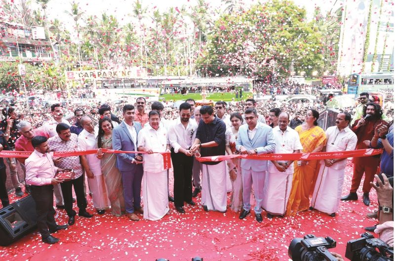 Kalyan Silks kerala shopping complex in kozhikode