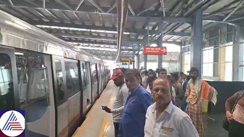 Man attempts suicide at Bengaluru's Attiguppe metro station, BMRCL temporarily halts service vkp