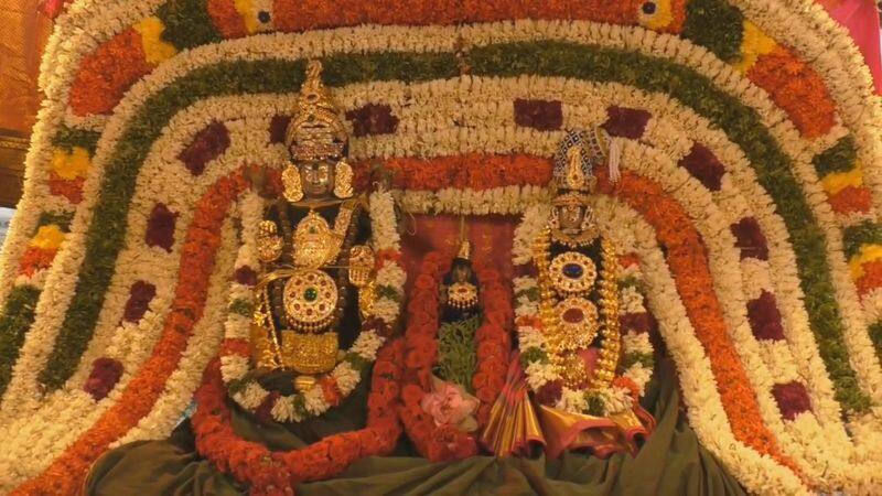 avinashi lingeshwarar temple theppam festival held well in tirupur district vel