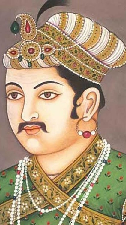 <p>मुगल शासक अकबर के नाम कई उपलब्धियां रहीं। इन्हीं में से हैं गंगाजल का सेवन। ऐतिहासिक स्त्रोतों के अनुसार अकबर पीने के लिए गंगा नदी का पानी मंगवाते थे और हर दिन इसका सेवन करते थे। </p>
