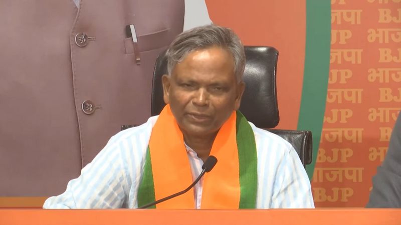 Gudur MLA Varaprasad joins in BJP lns