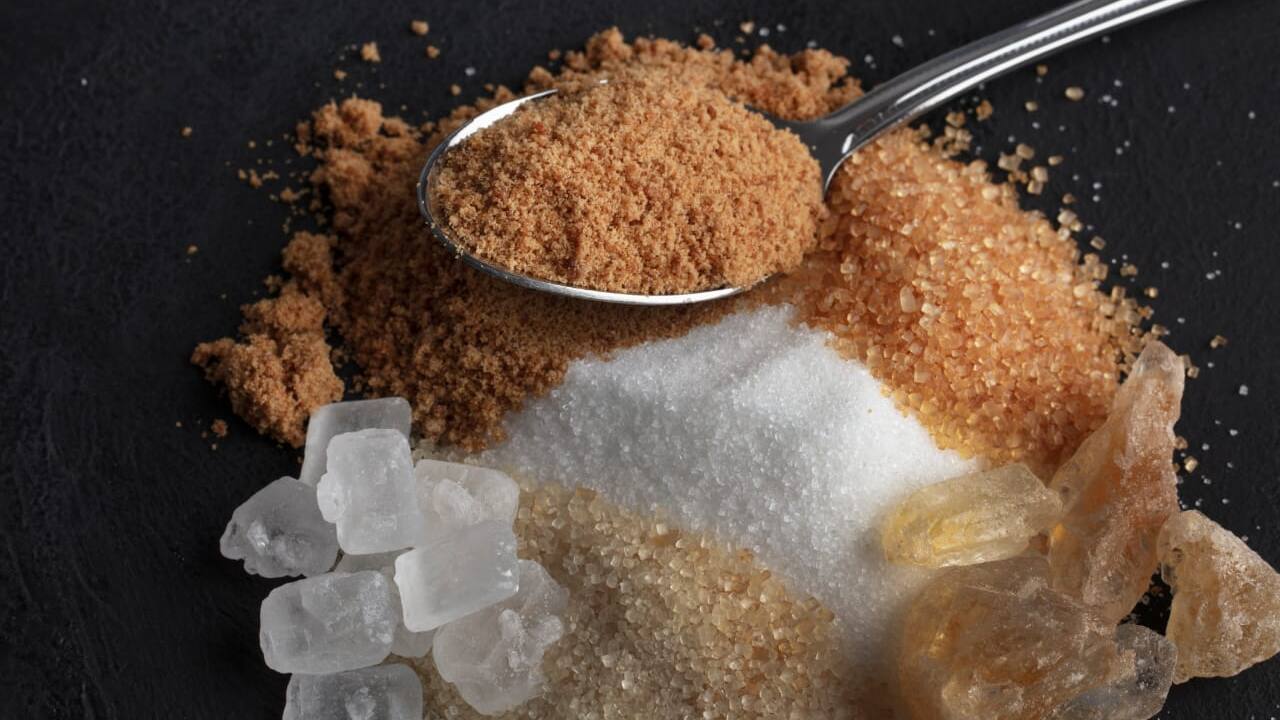 white sugar and brown sugar