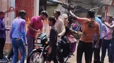 Uttar Pradesh Holi Festival News 1 Arrested In Bijnor Police After Video Shows Holi Revellers Harassing Muslim Women XSMN