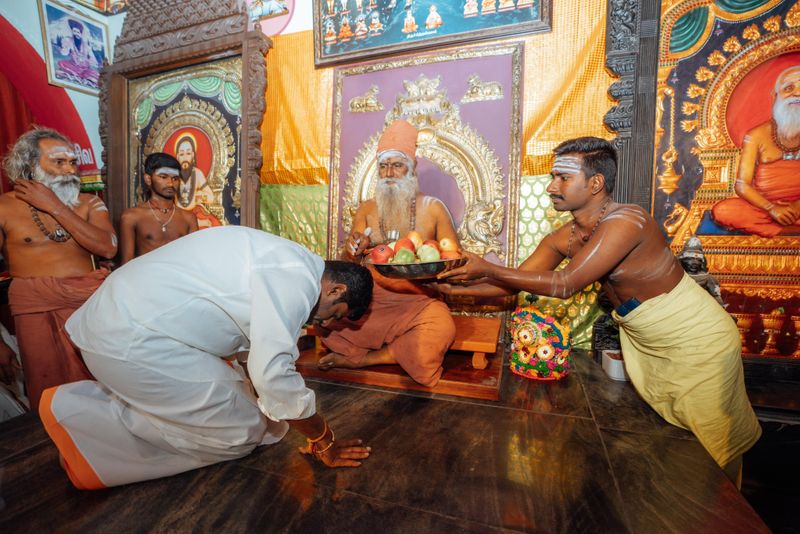 bjp lok sabha election candidate annamalai gets blessings from maruthachala adigalar at perur sandhalinga aadheenam in coimbatore vel