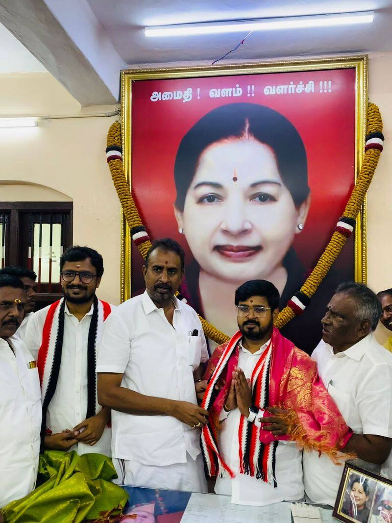 BJP IT wing state secretary joins AIADMK KAK