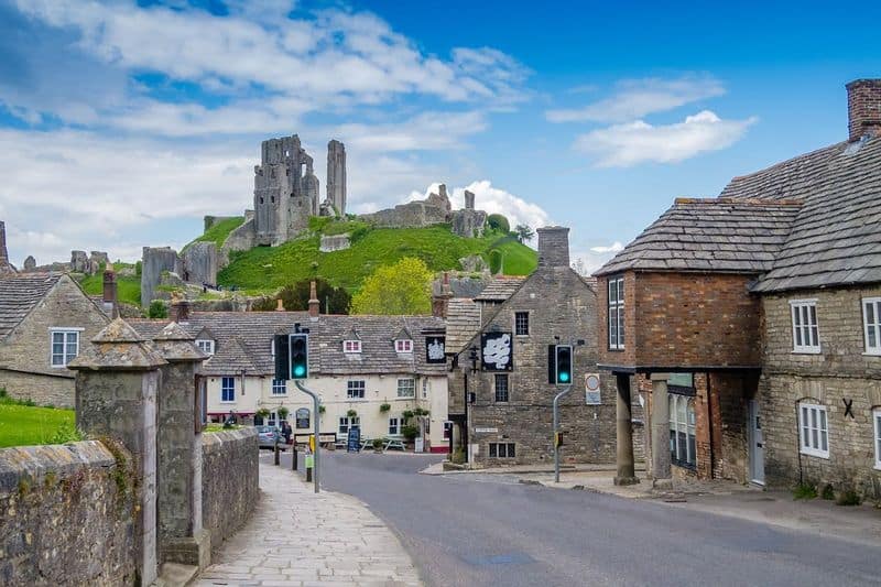 Holi First Time Celebrated In Corfe Castle Thousands Of People Participated roo