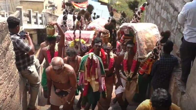 Panguni Uthiram festivel... Thiruthani Murugan temple devotees take kavadi tvk