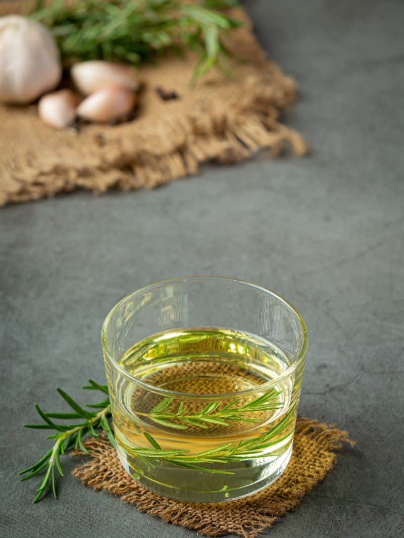 does rosemary water help reduce hair fall