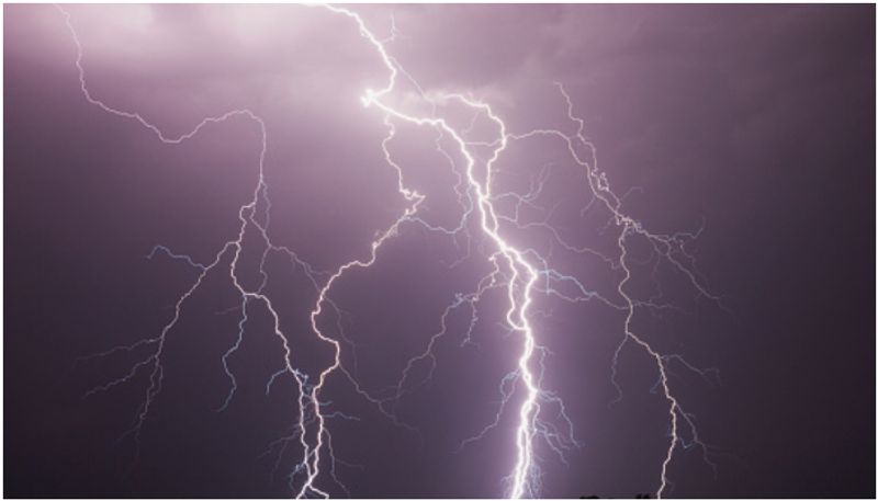 Four died due to lightning  in Karnataka grg 