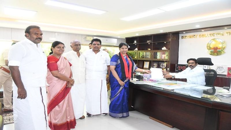 Kanimozhi karunanidhi filed her nomination for the Thoothukudi Lok Sabha constituency smp