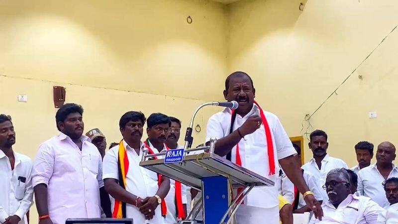 aiadmk district secretary controversial speech goes viral in Kallakurichi vel