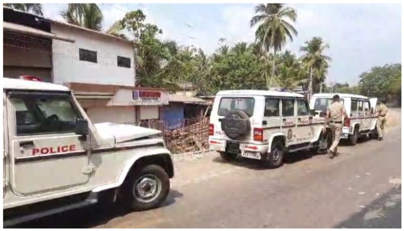 Minor daughter collapse and dies after goons attack father Infront of her in Telangana ckm