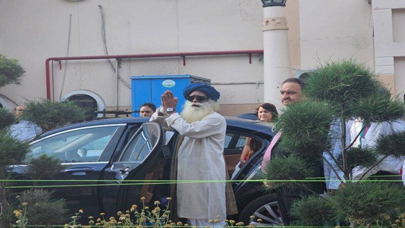 Sadhguru Jaggi Vasudev discharged from Indraprastha Apollo Hospitals in New Delhi after getting brain surgery smp