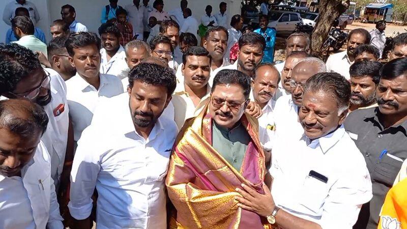 case filed against ammk general secretary for broken the election code of conduct in theni vel