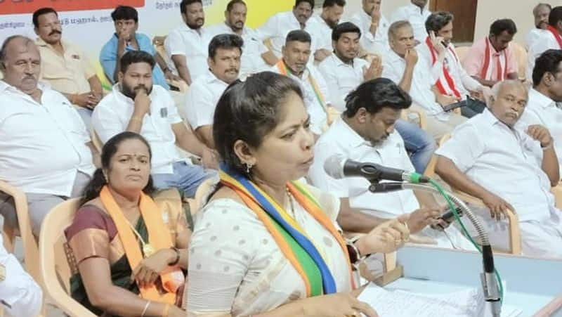 Dindigul Lok Sabha PMK candidate Thilagabama slams minister i periyasamy tvk