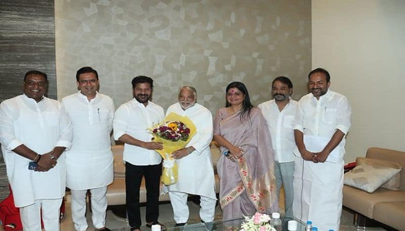 BRS Leader Keshavarao Meets Telangana Chief Minister Anumula Revanth Reddy lns