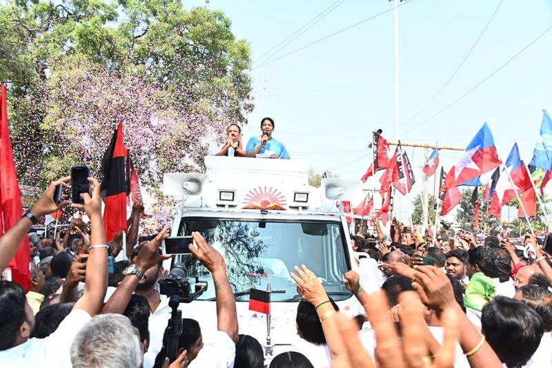 mp kanimozhi did election campaign to support aiadmk candidate in coimbatore vel