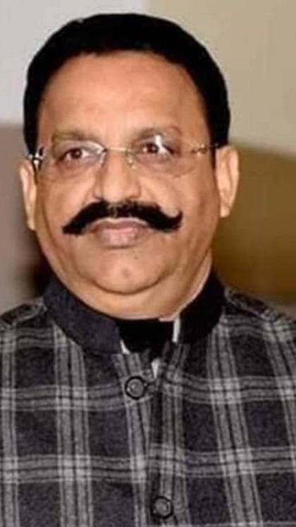 <p>मुख्तार अंसारी के रसूख का अंदाजा यही से लगाया जा सकता है कि आम जनता क्या उसके आगे बड़े-बड़े अधिकारी कांपते थे लेकिन समय का पहिया घूमता जरुर है।</p>
