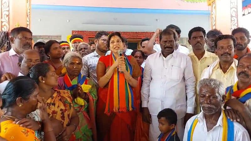 social activist comes pmk lok sabha election candidate sowmiya anbumani did election campaign at dharmapuri today vel