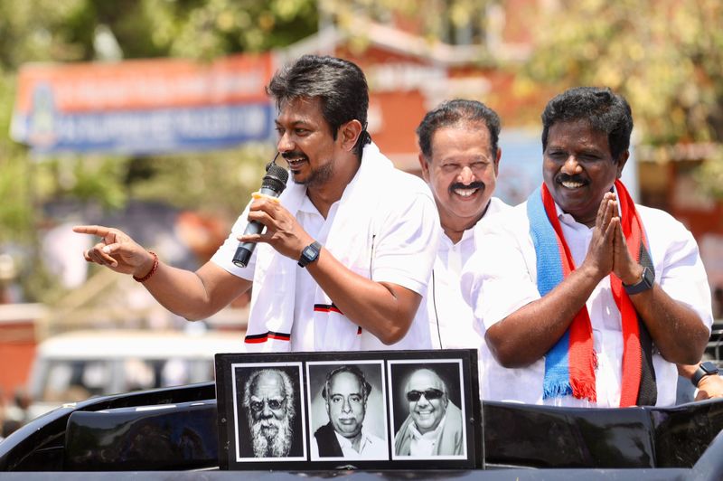 minister udhayanidhi stalin did election campaign for supporting vck candidate ravikumar in villupuram vel