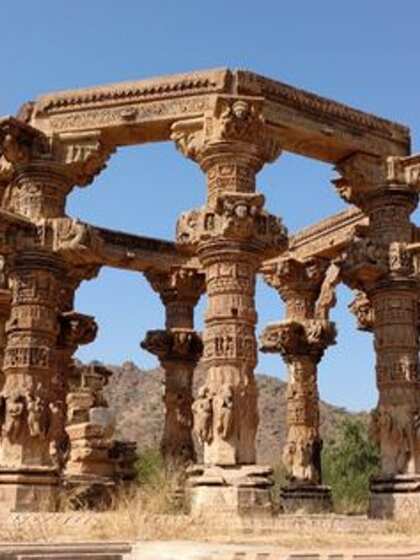 विदेशी आक्रमण से परेशान थे लोग