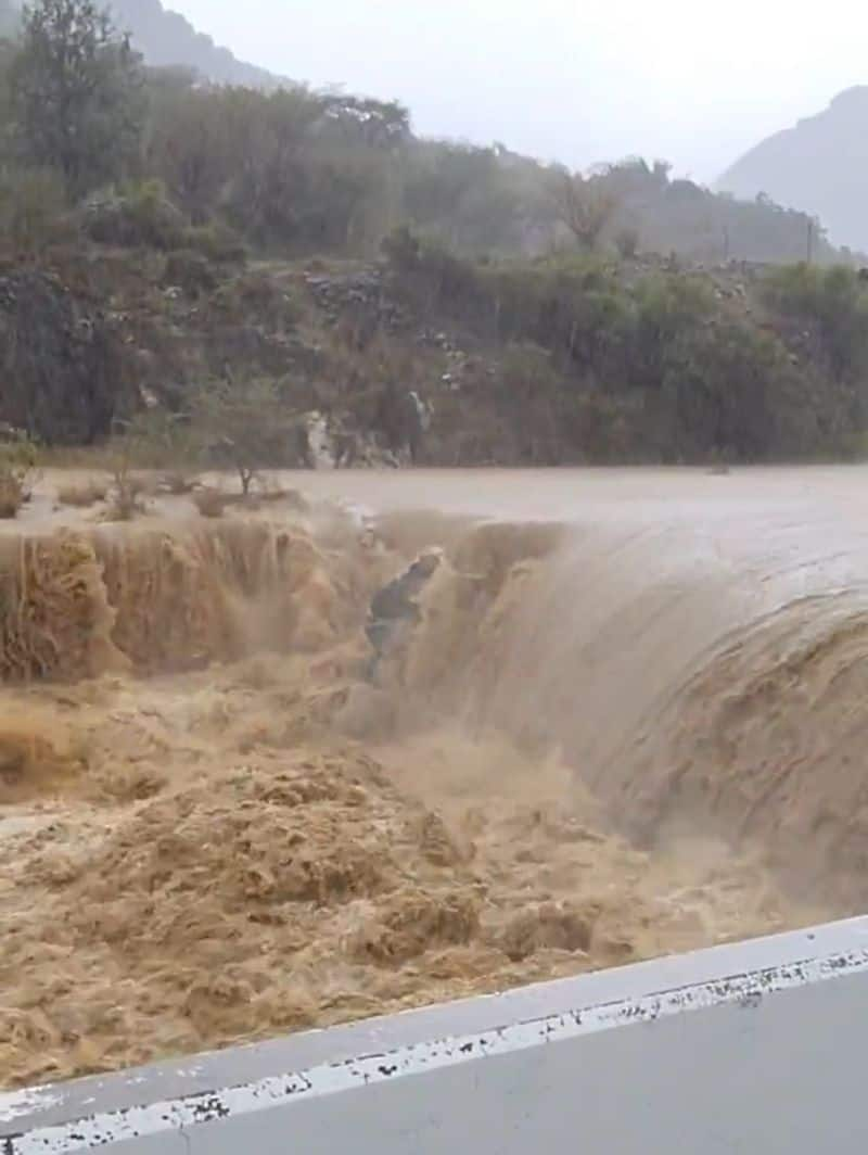 heavy rain and hailstorm in lashes parts of saudi arabia