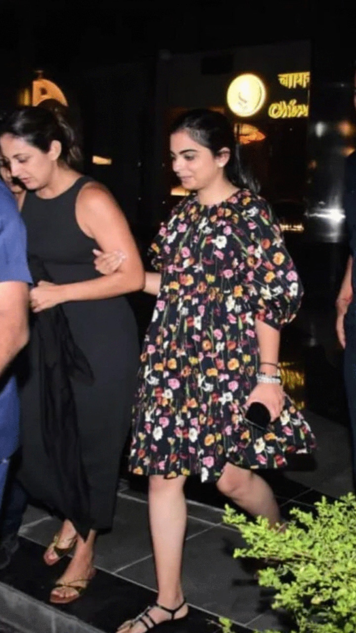 billionaire mukesh ambani daughter isha ambani likes casual dress like middle class people-sak