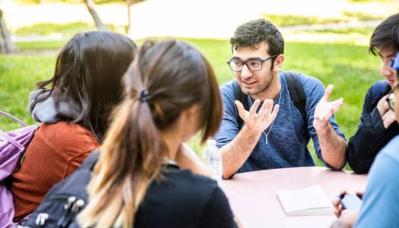 delusional love disorder chinese man thinks all college mates love him 