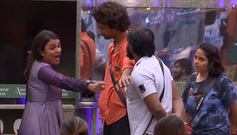 jasmin jaffar and jinto body craft fight each other in bigg boss malayalam season 6 