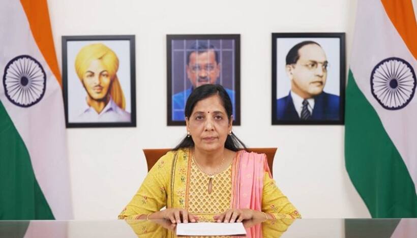 Sunita Kejriwal speaks on behalf of Delhi CM, calls on MLAs to address citizens' concerns (WATCH)