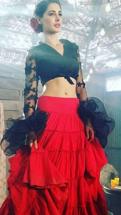 <p>फिल्म मैं तेरी हीरो 4 अप्रैल को रिलीज हुई थी। दस साल पहले रिलीज इस फिल्म में एक्ट्रेस नरगिस के हॉट लुक लोगों को आज भी याद है।<br />
 </p>
