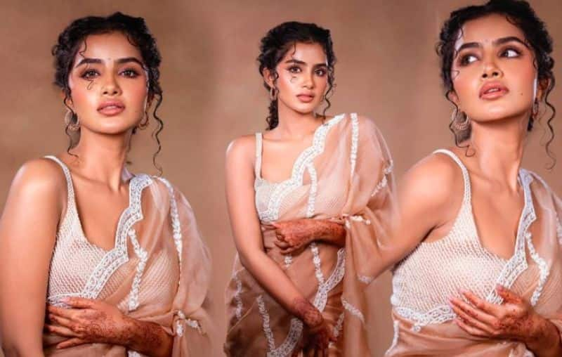 South Actress Anupama Parameshawaran hot look in Saree, fans comment about her Beauty Vin