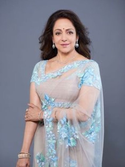 सासू मां भी लगेंगी Dream Girl जब पहनेंगी Hema Malini स्टाइल साड़ी
