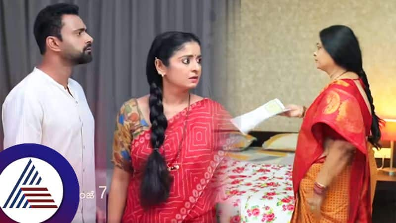 Kusuma is begging  son Tandav not to give divorce to Bhagyalakshmi Netizens are angry suc