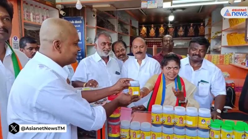 pmk candidate thilagabama sells panchamirtham prasadam in palani during election campaign in dindigul vel