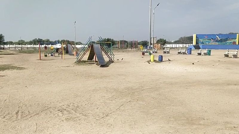 Thoothukudi Muthu Nagar beach park is deserted due to the heat wave smp