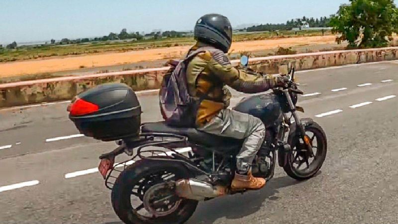 Royal Enfield Hunter 450 Spotted 