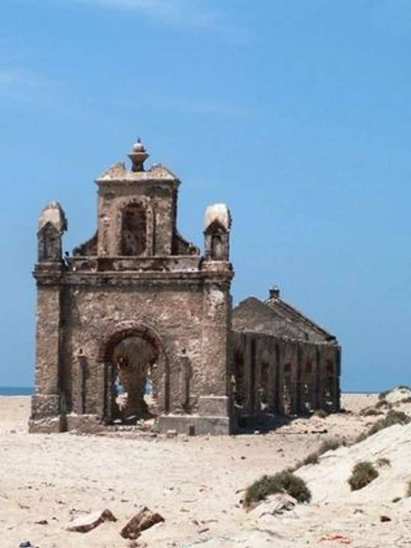 the scary ghost town dhanushkodi in tamilnadu zkamn