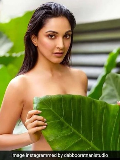 पत्ते की पीछे Topless फोटोशूट, क्या कियारा डब्बू के सामने न्यूड थीं