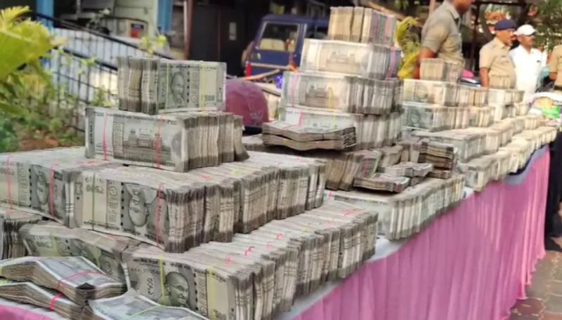 Karnataka police seized 5 crore cash and 106 kg Jewellery in raid before election ans