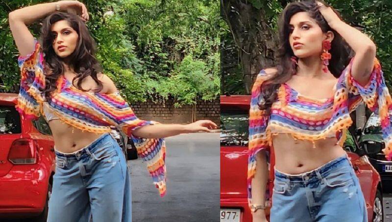 actress malashree daughter ardhana ram posed for the photo wearing torn pants gvd