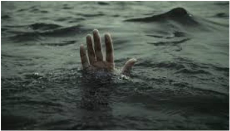 Two men were washed away while bathing in the sea in thrissur; One died, the other was rescued 