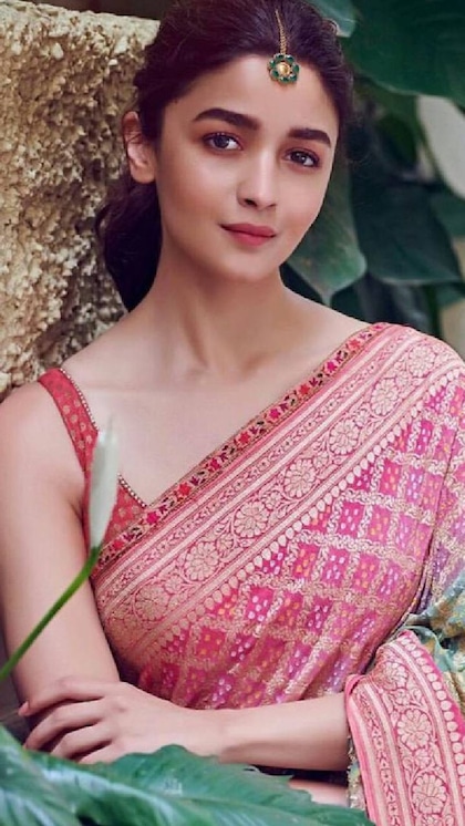 पटोला सिल्क से कांजीवरम तक, Gudi Padwa में चार चांद लगा देंगी ये साड़ी