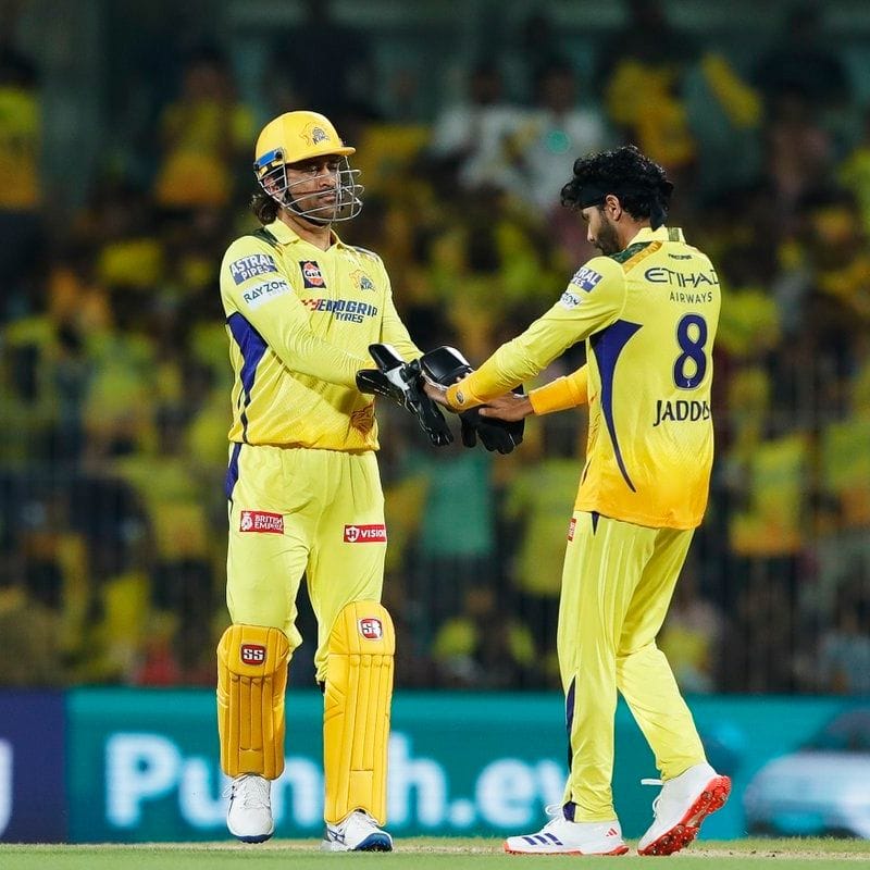 CSK Player Ravindra Jadeja teased MS Dhoni Fans in Chepauk  AKP