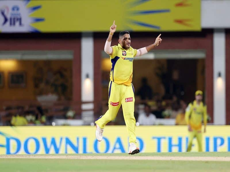 cricket IPL 2024, CSK vs KKR: Deshpande does Bravo celebration after Russell's wicket, West Indian applauds (WATCH) osf